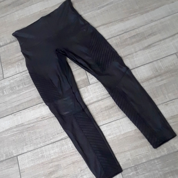 SPANX Pants - New! SPANX MOTO FAUX LEATHER LEGGINGS..XL/TG